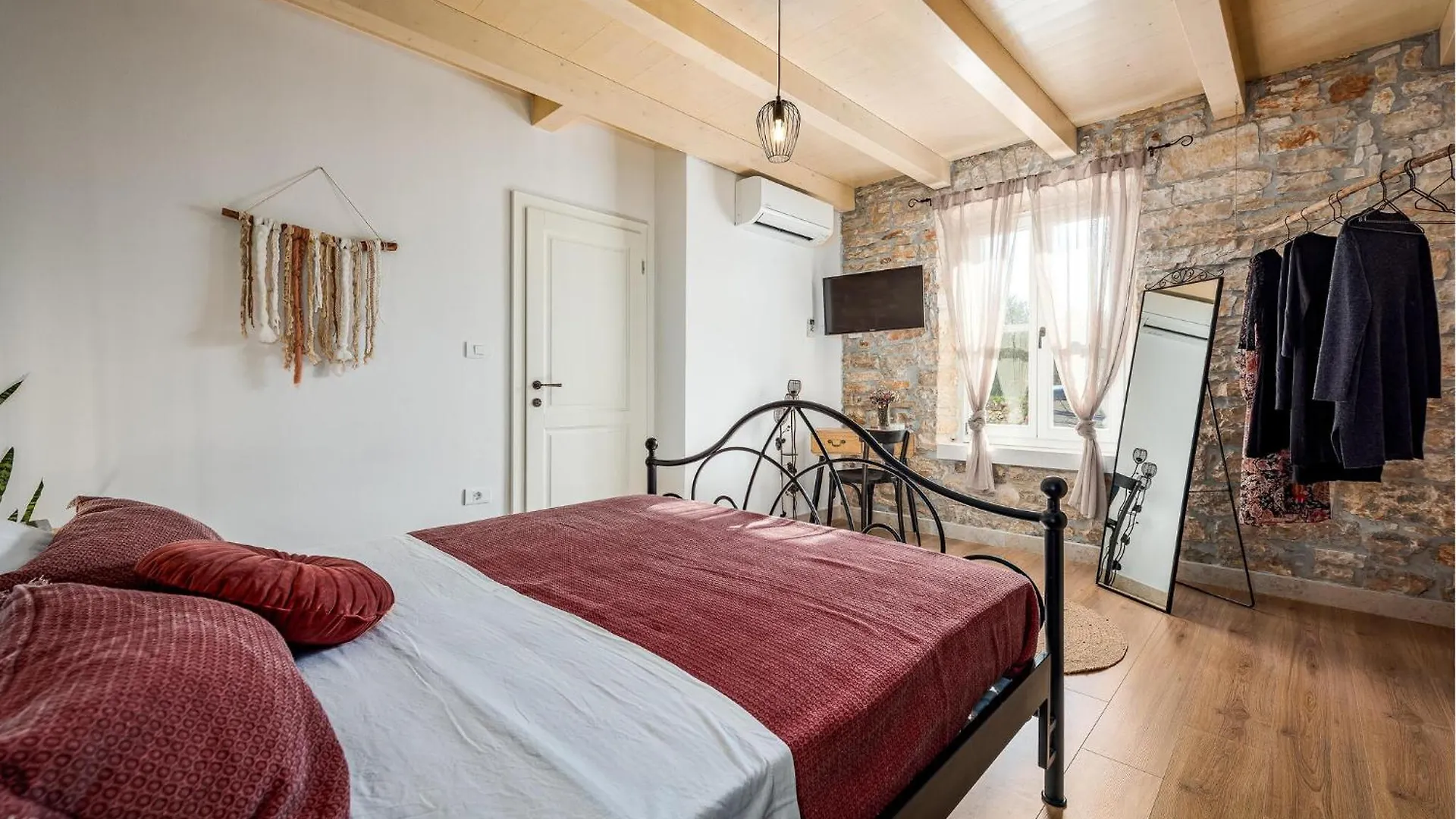 Awesome Home In Vodnjan With Wifi 0*,